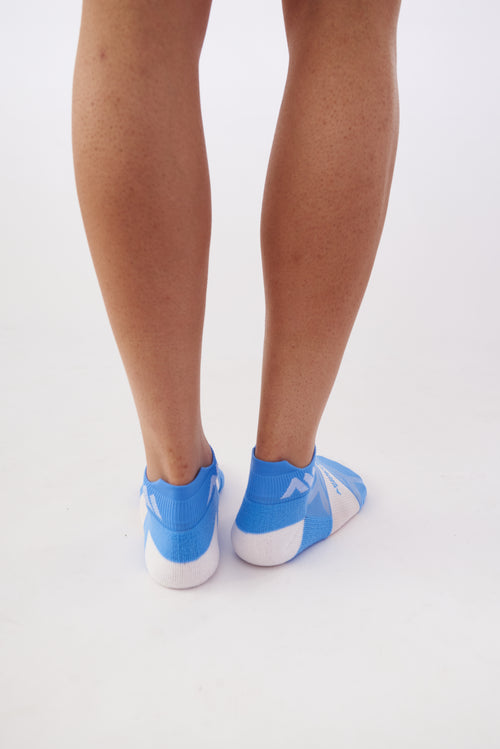 PERFORMANCE LOW SOCKS SKY