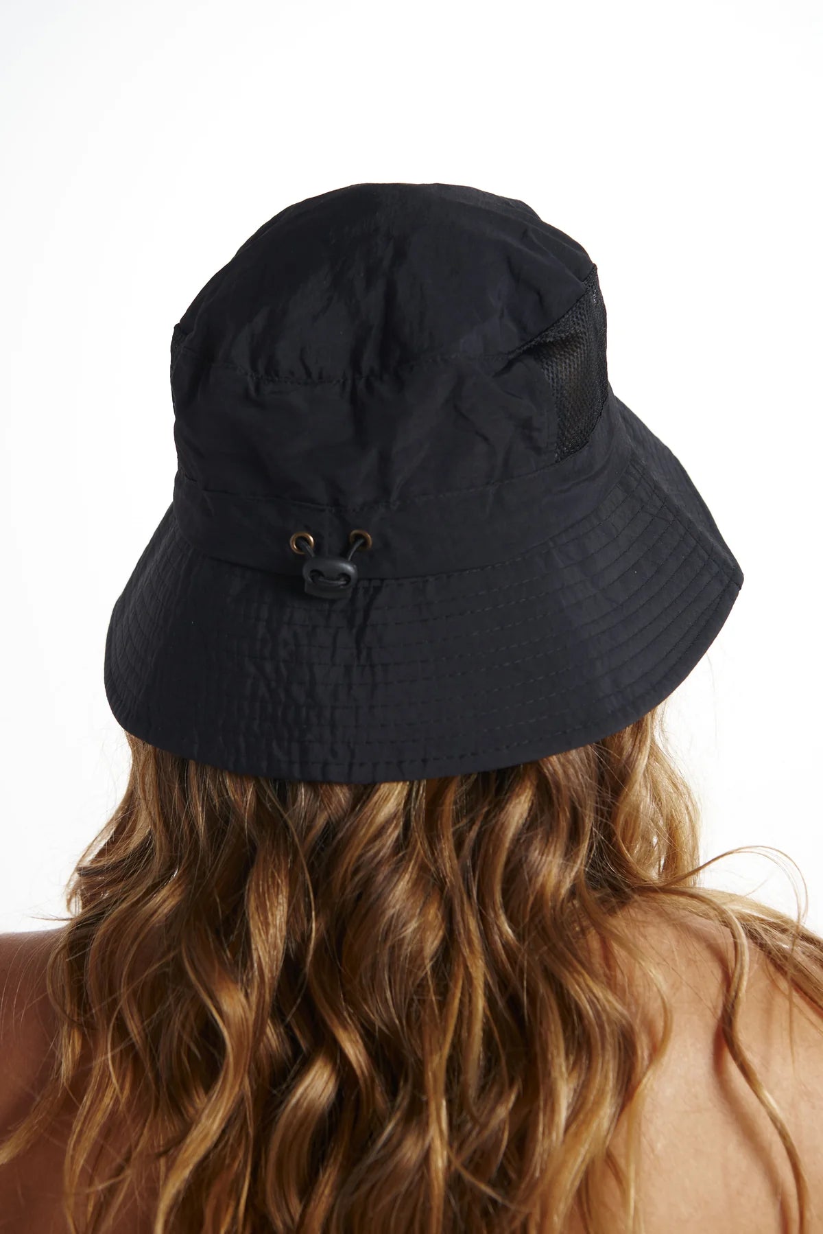 PERFORMANCE HAT